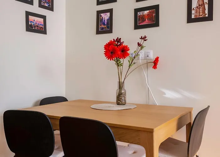 Stylish Cityhub Retreat In Center By Flat Mаnager 公寓